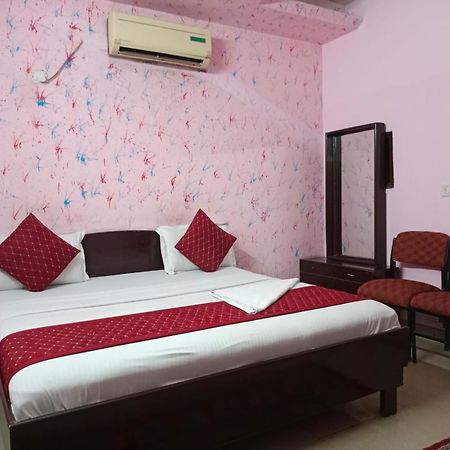 Airport Hotel Pariksheet Inn Nowe Delhi Zewnętrze zdjęcie