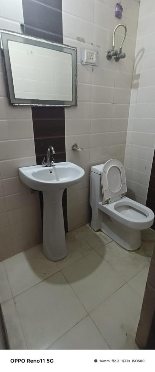 Airport Hotel Pariksheet Inn Nowe Delhi Zewnętrze zdjęcie